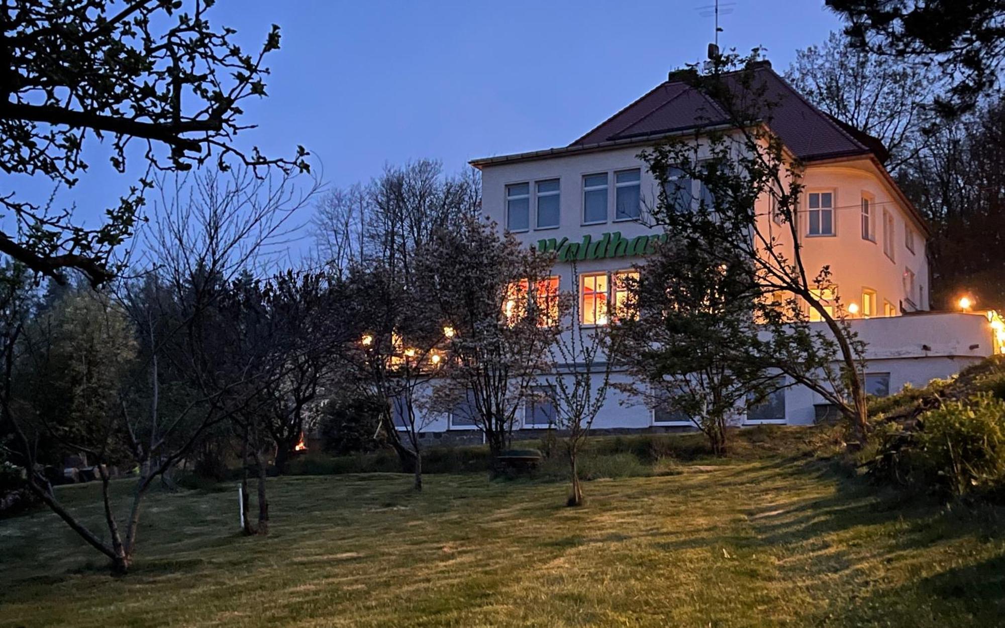 Waldhaus Pulsnitz Hotell Exteriör bild